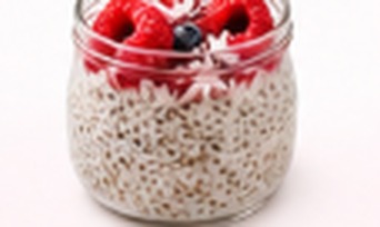 Pudding de chia lait de coco & framboises
