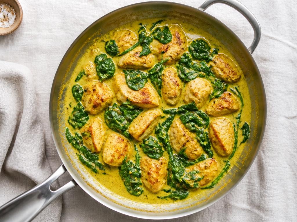 Poulet crémeux curcuma, coco & épinards